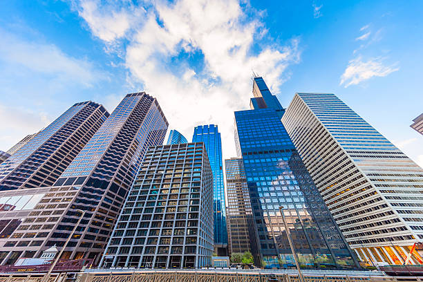 istock Downtown Chicago and Chicago River 524030442