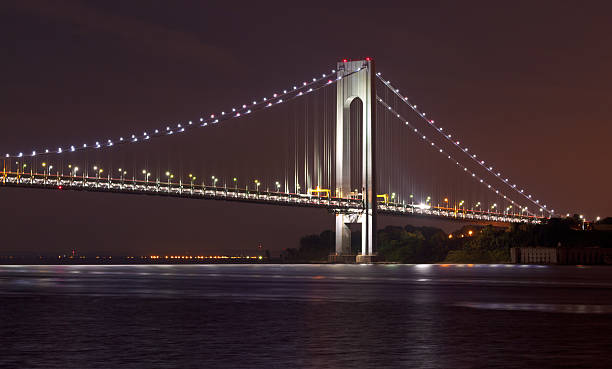 베라자노-내로우 구름다리 해질녘, 뉴욕시행. - staten island new york harbor sea harbor 뉴스 사진 이미지