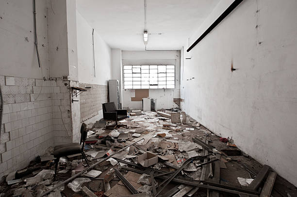 istock Old abandoned factory building 524088829
