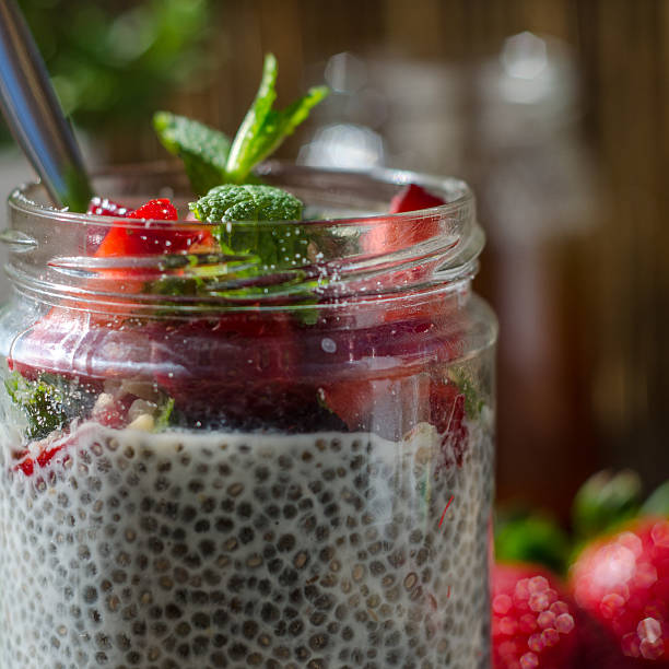 Delizioso Budino di Chia con fragole - foto stock