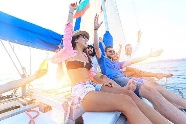 istock Young people sailing in the sea 524159618