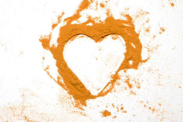istock Turmeric Health Powder Heart 524171278