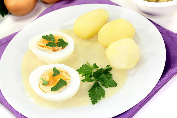 mostarda uova preparate con patate - mustard sauce foto e immagini stock