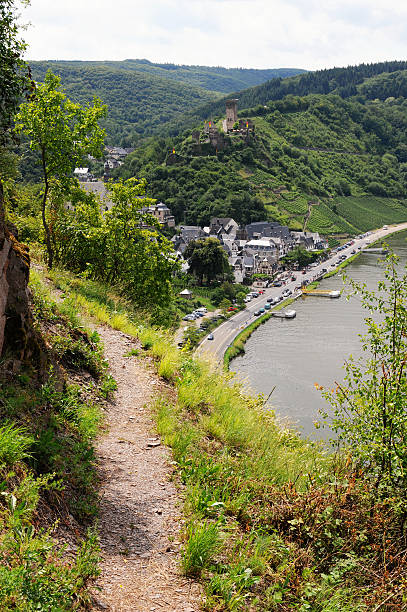 istock Hiking path along the mosel river next to village Beilstein 524175138