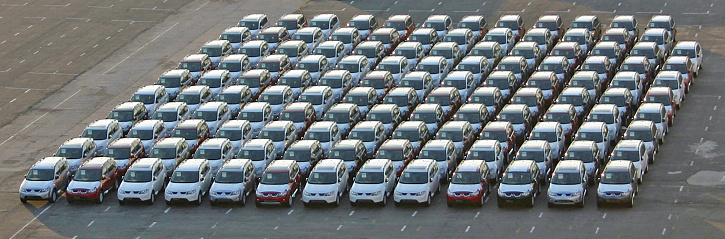 A large number of cars in a parking lot