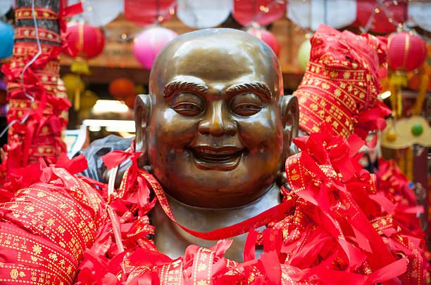 lächeln buddha, head - buddha laughing guru smiling stock-fotos und bilder