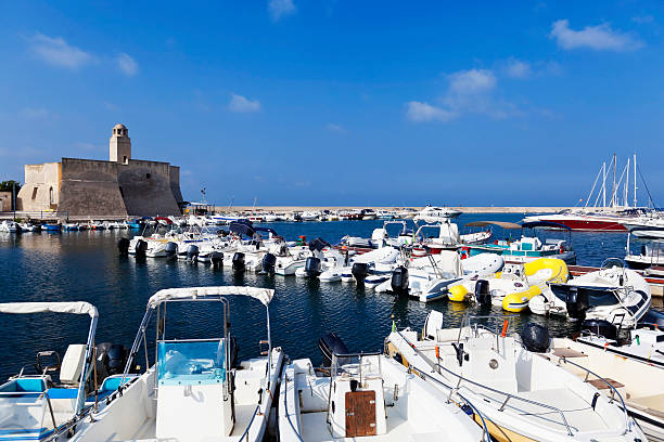 villanova castillo & marina puglia - brindisi fotografías e imágenes de stock