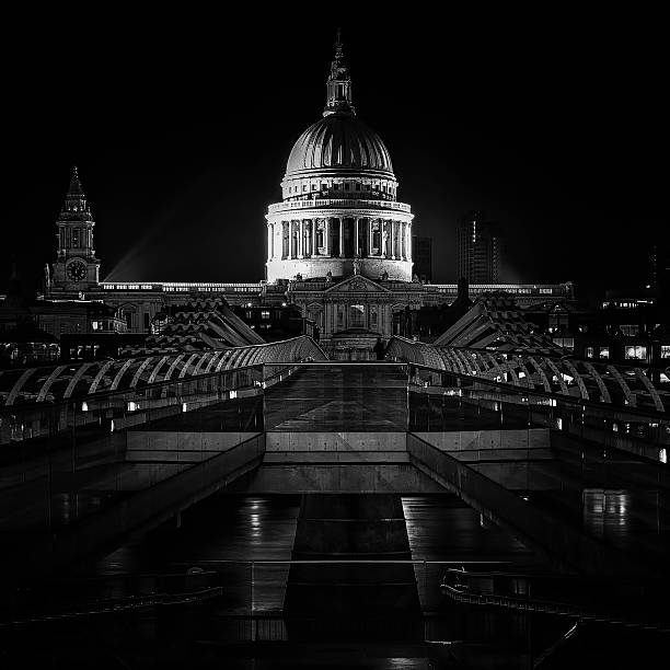 istock St Paul's Cathedral, London B&W 524286391