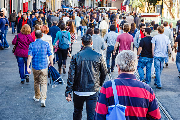 istock People on Istiklal Avenue, Istanbul 524288025