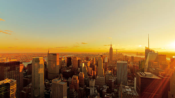 istock Colorful Toasty NYC Sunset 524302631