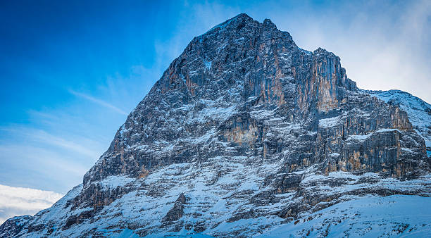 the north face 의 아이거 산 스위스의 유명한 고산대 - rock pinnacle cliff mountain peak 뉴스 사진 이미지