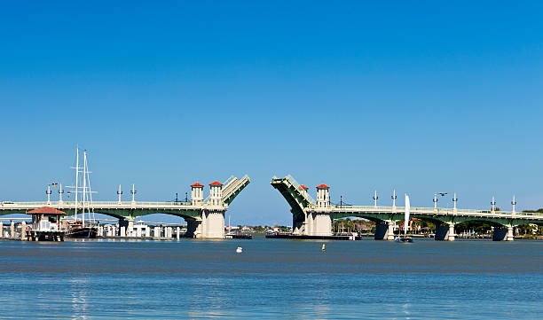 Bridge Of Lions In St. Augustine, Florida The Bridge of Lions over the Intracoastal Waterway in St. Augustine, Florida, USA on a sunny day. bridge of lions stock pictures, royalty-free photos & images