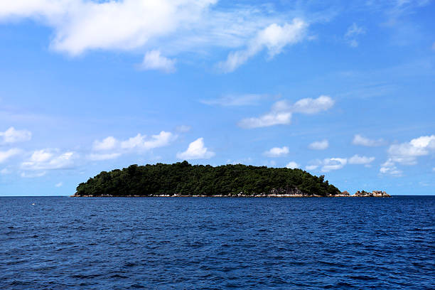 istock Sunrise Beach at KO LIPE on November 2014, Thailand 524471837