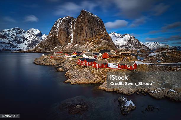 Foto de Hamnoy e mais fotos de stock de Aldeia - Aldeia, Baía, Beleza