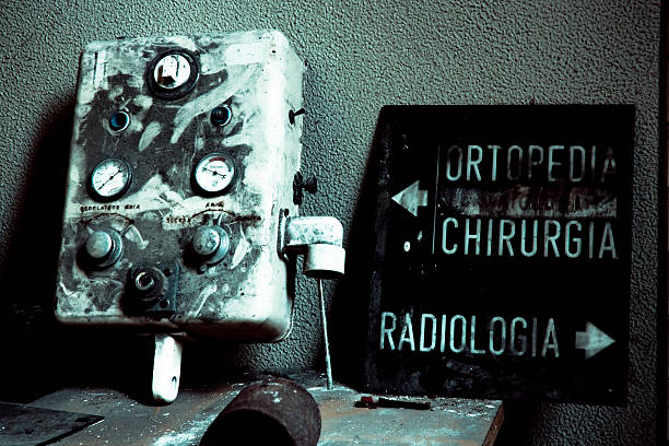 istock Abandoned hospital equipment 524531308