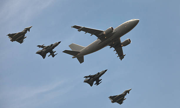 wojsko niemieckie płaszczyźnie i atak dysze - military airplane military eurofighter typhoon zdjęcia i obrazy z banku zdjęć