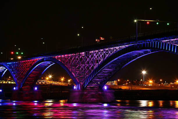 istock View of the Peace Bridge U.S.-Canada border at night 524535844