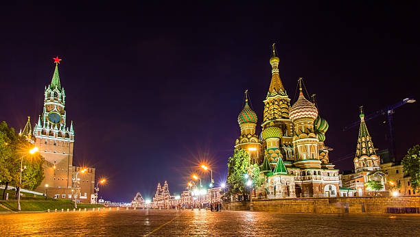 istock Saint Basil Cathedral and Kremlin in Moscow 524541815