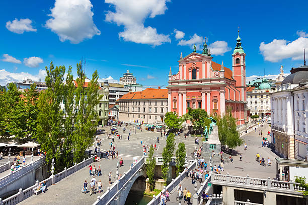preseren square, ljubljana, capital da eslovênia. - europe travel destinations horizontal slovenia - fotografias e filmes do acervo