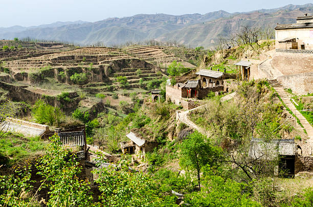 antiguo pueblo en la provincia de shanxi, china - shaanxi province river huang he china shanxi province fotografías e imágenes de stock