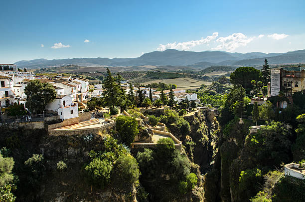 ronda-bergdorf in spanien - ronda spain rhonda bridge stock-fotos und bilder