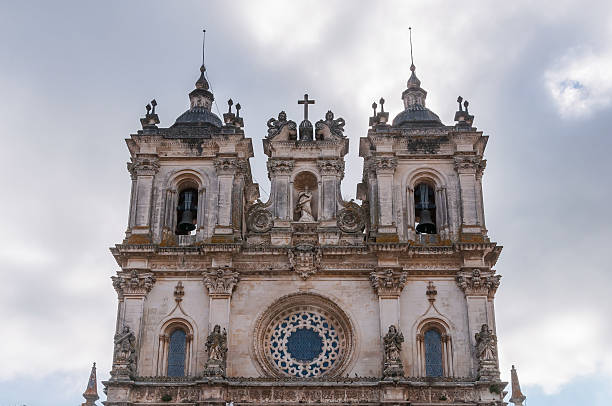 istock Architectural details of Alcobaca Monastery entrance 524620401