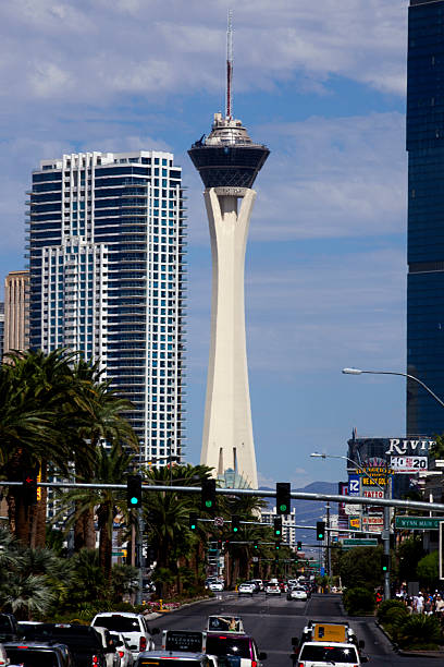 torre estratosfera em las vegas - stratosphere - fotografias e filmes do acervo