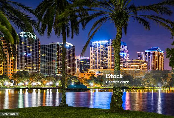 Orlando Florida De La Ciudad Al Lago Eola Paisaje De La Ciudad Rascacielos Reflexiones Agua De Noche Foto de stock y más banco de imágenes de Orlando - Florida - iStock Orlando Florida De La Ciudad Al Lago Eola Paisaje De La Ciudad Rascacielos Reflexiones Agua De Noche Foto de stock y más banco de imágenes de Orlando - Florida - iStock