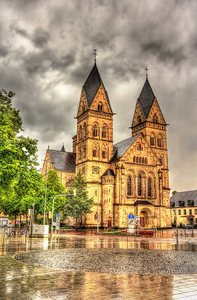 offre hertz-jesu-kirche, une église de coblence (koblenz), en allemagne - middle ages architecture and buildings place of worship church photos et images de collection