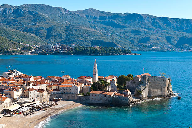 черногория, budva, с видом на город - budva стоковые фото и изображения