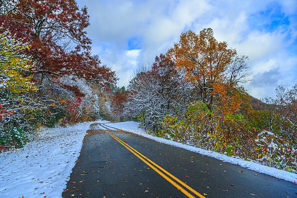 blue ridge parkway im herbst und winter - mount pisgah stock-fotos und bilder