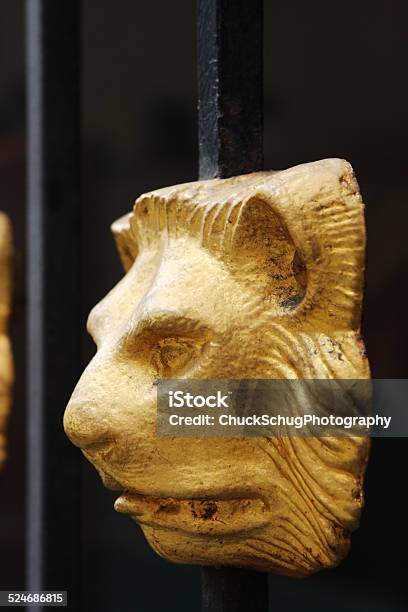 Iron Zaun Tor Lion Head Stockfoto und mehr Bilder von Blattgold - Edelmetall - Blattgold - Edelmetall, Dekoration, Fotografie