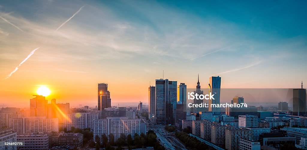 Sonnenaufgang – Luftaufnahme der Innenstadt von Warschau, Polen - Lizenzfrei Warschau Stock-Foto