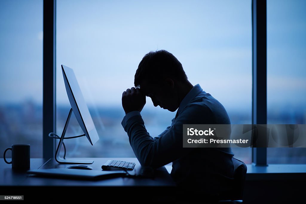 Fare lo straordinario - Foto stock royalty-free di Stress emotivo Fare lo straordinario - Foto stock royalty-free di Stress emotivo