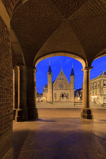 рыцари», зал на binnenhof в гааге - rose window architecture the hague netherlands стоковые фото и изображения