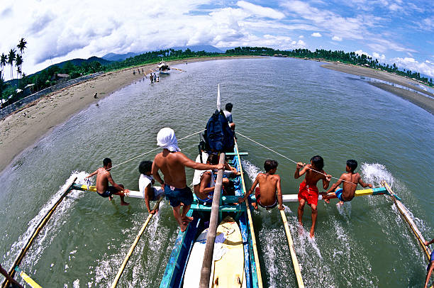 ingresar al río sabang - baler fotografías e imágenes de stock