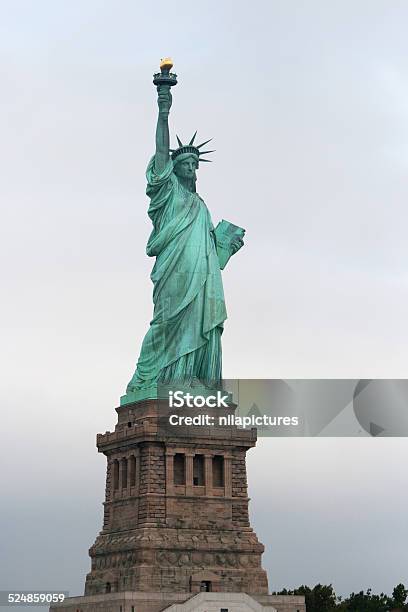 Freiheitsstatue New York Stock Photo - Download Image Now - Adult, Architecture, Built Structure