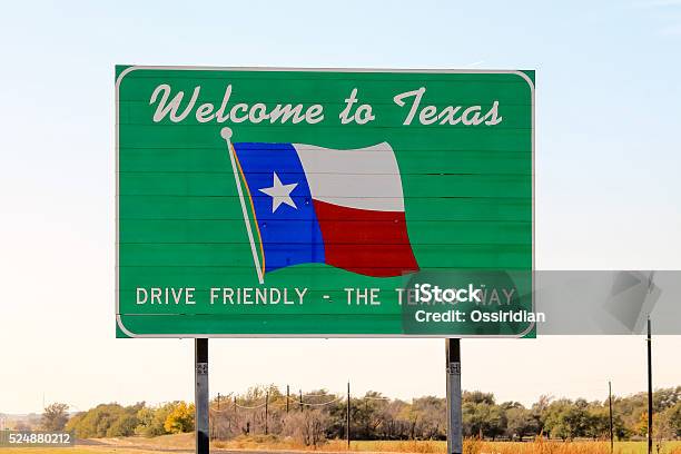 Welcome To Texas Sign At The State Border Stock Photo - Download Image Now - Texas, Welcome Sign, Blue