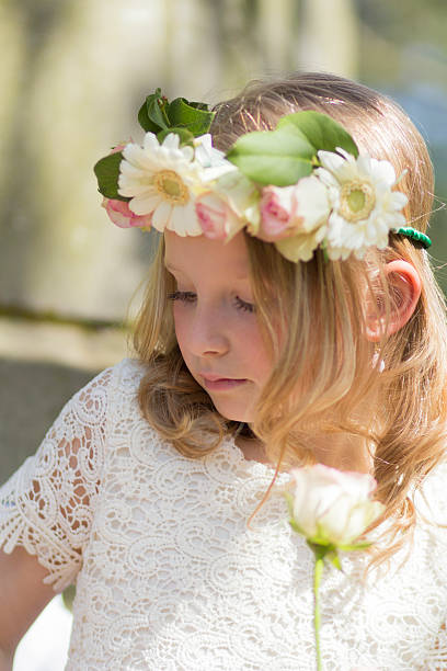 istock beautiful flower girl 524902596