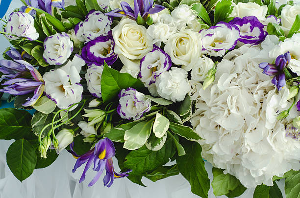 istock Luxury beautiful decoration flowers hydrangea, roses in restaurant. wedding concept. 524906308