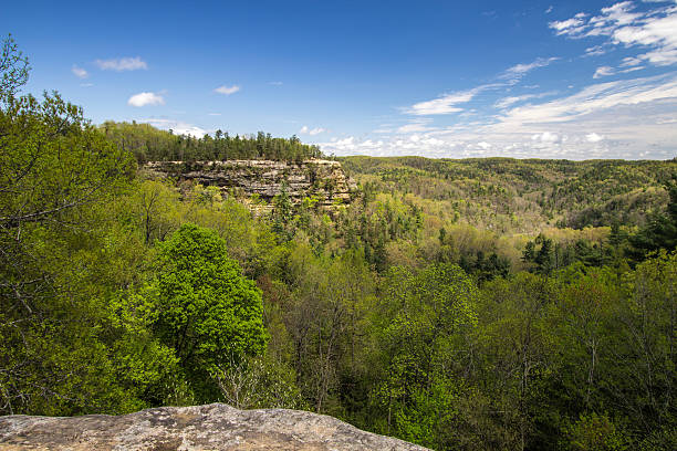 istock Lovers Leap Mountain In Kentucky 524909004
