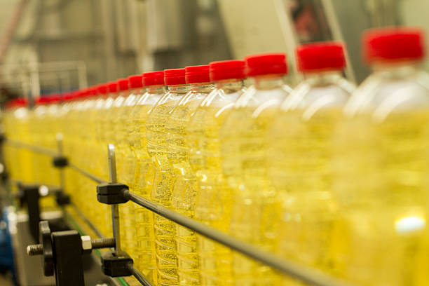 istock Industrial soybean oil machine 525002831