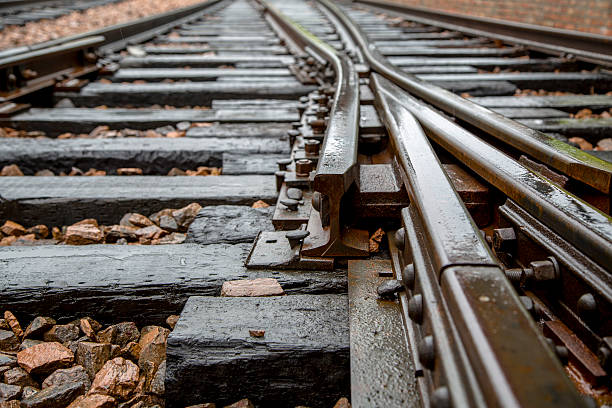 via férrea e travessas - railroad siding imagens e fotografias de stock