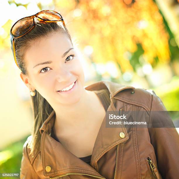 Happy Young Lady Foto de stock y más banco de imágenes de 14-15 años - 14-15 años, 16-17 años, Adolescencia