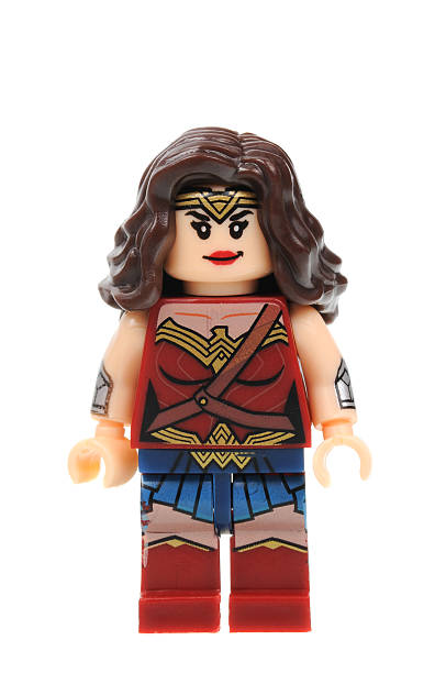 La Mujer Maravilla Minifigura Lego Foto de stock y más banco de imágenes de  La Mujer Maravilla - La Mujer Maravilla, Superhéroe, Minifigura de Lego -  iStock
