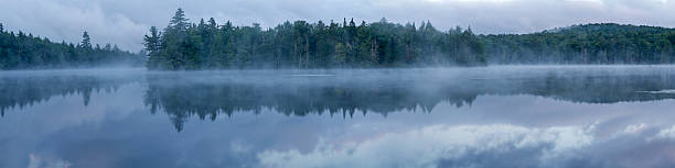 foggy adirondacks lake panorama - adirondack mountains adirondack state park air landscape stock-fotos und bilder