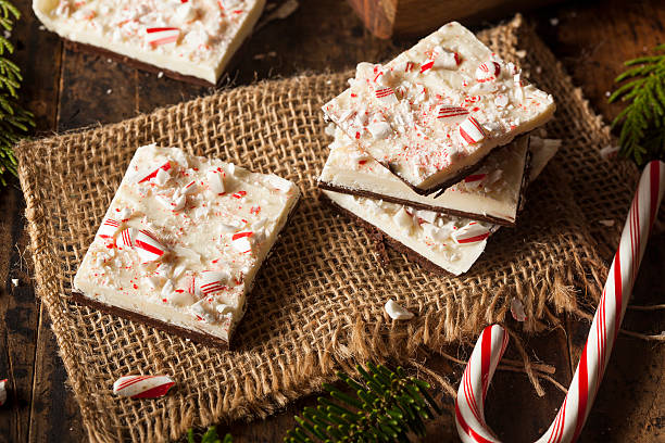 istock Homemade Holiday Peppermint Bark 525122397