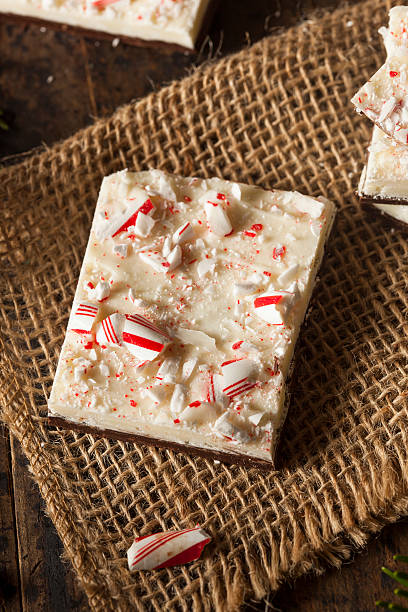 istock Homemade Holiday Peppermint Bark 525122403