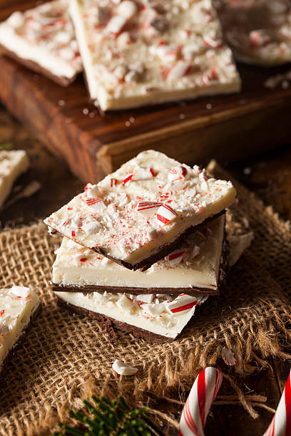 istock Homemade Holiday Peppermint Bark 525122407