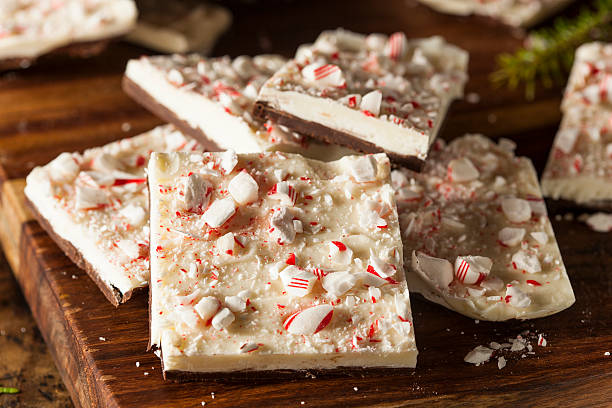 istock Homemade Holiday Peppermint Bark 525122413